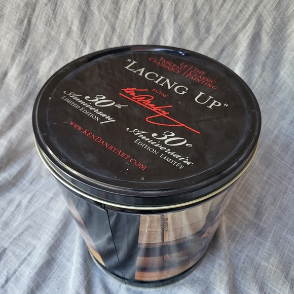 COLLECTABLE 30TH ANNIVERSARY LIMITED EDITION LACING UP by KEN DANBY TIN CAN - Picture 5 of 11